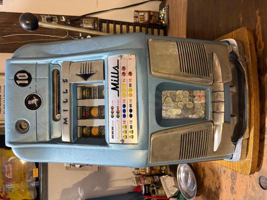 1950s Mills Dime Hightop Slot Machine