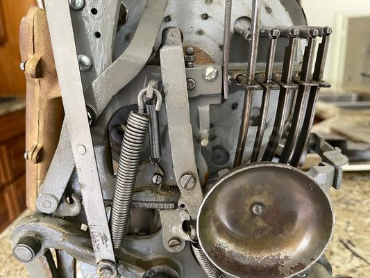 1910 Mills The Operator's Bell Slot Machine Image
