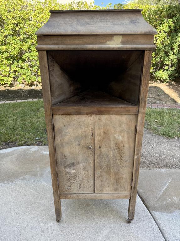 1920s New Comfort Talking Machine Phonograph