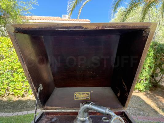 1920s New Comfort Talking Machine Phonograph Image