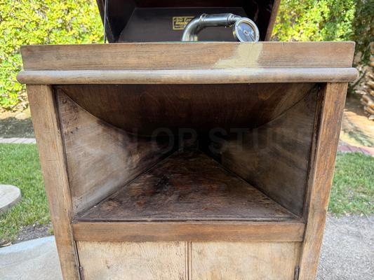 1920s New Comfort Talking Machine Phonograph Image