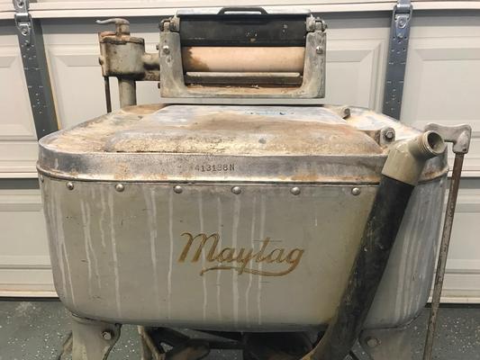 1927 Maytag Wringer Washing Machine Image
