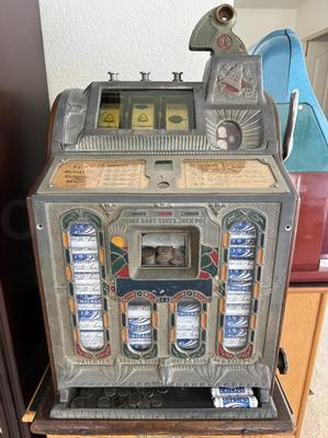 1929 Mills Mint Front OK Vender with Jackpot Slot Machine Image