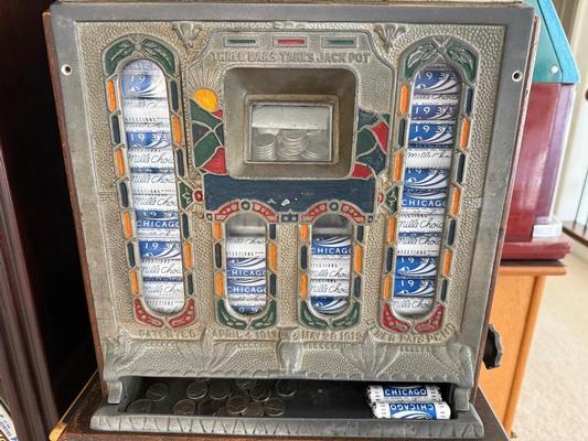 1929 Mills Mint Front OK Vender with Jackpot Slot Machine Image