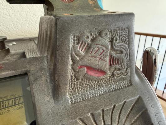1929 Mills Mint Front OK Vender with Jackpot Slot Machine Image