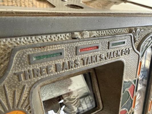 1929 Mills Mint Front OK Vender with Jackpot Slot Machine Image