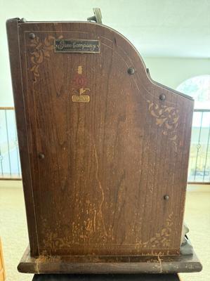 1929 Mills Mint Front OK Vender with Jackpot Slot Machine Image