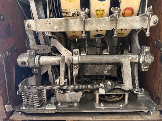 1929 Mills Mint Front OK Vender with Jackpot Slot Machine Image