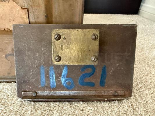 1929 Mills Mint Front OK Vender with Jackpot Slot Machine Image
