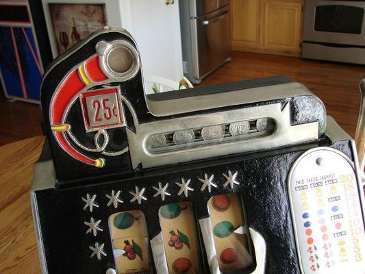 1933 Mills 25 Cent Castle Front Slot Machine Image