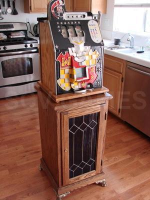 1933 Mills 25 Cent Castle Front Slot Machine Image