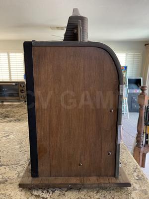1936 Caille Commander Dime Slot Machine Image