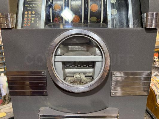 1936 Caille Commander Dime Slot Machine Image