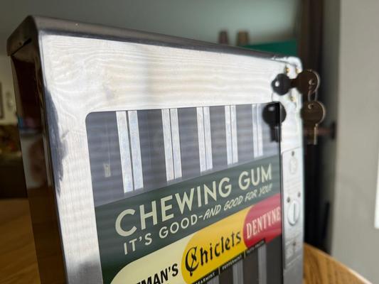 1936 Mills Automatic One Cent Gum Vending Machine Image