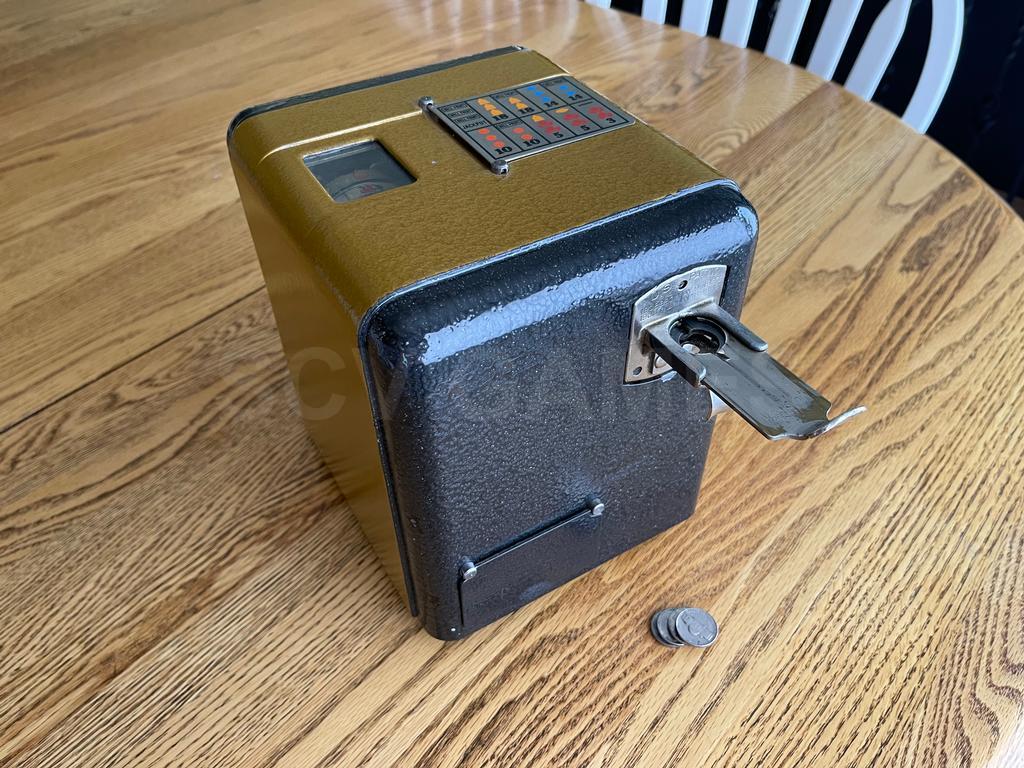 1940's Mills Vest Pocket Slot Machine Trade Stimulator