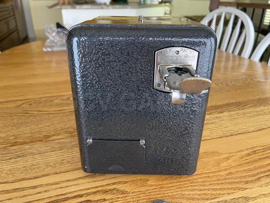 1940's Mills Vest Pocket Slot Machine Trade Stimulator Image