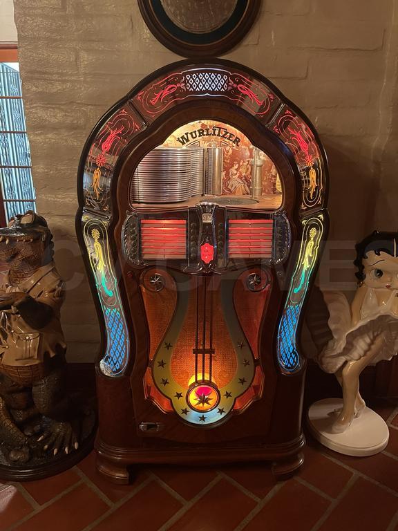 1947 Wurlitzer Model 1080 Jukebox