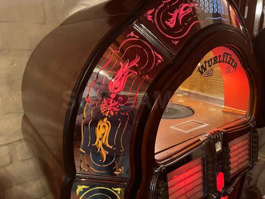 1947 Wurlitzer Model 1080 Jukebox Image