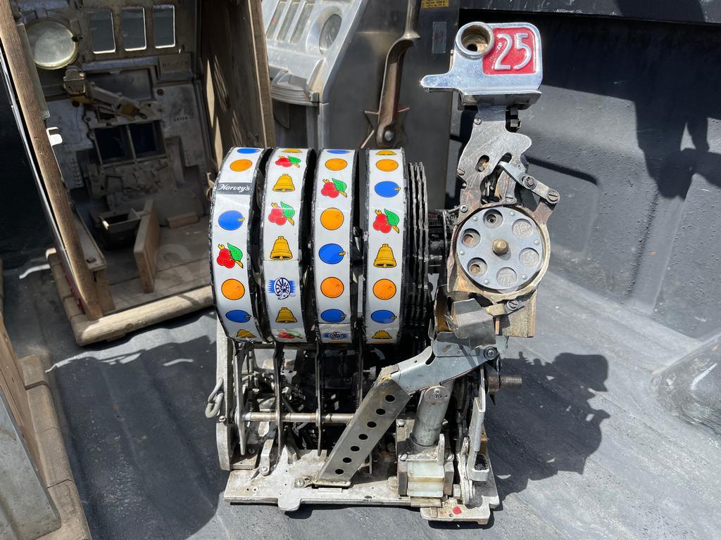1950's Pace Slot Machine Mechanisms