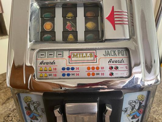 1958 Mills Cowboy & Horse Shoe Hightop Slot Machine Image