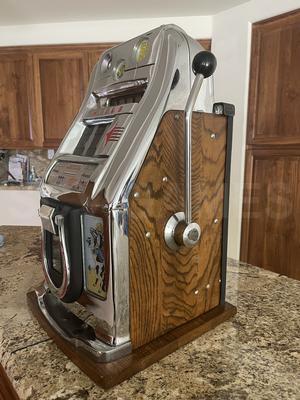 1958 Mills Cowboy & Horse Shoe Hightop Slot Machine Image