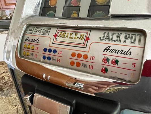 1958 Mills Cowboy & Horse Shoe Hightop Slot Machine Image