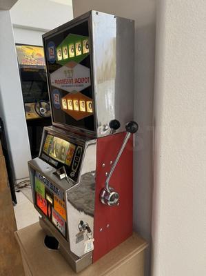 1961 Alstate Space Jet Bell Slot Machine Image