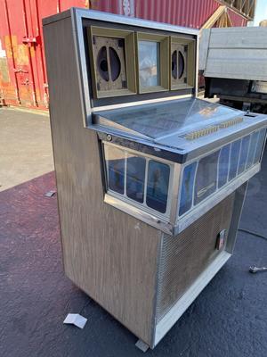 1967 Seeburg Jukebox Model S100 Image