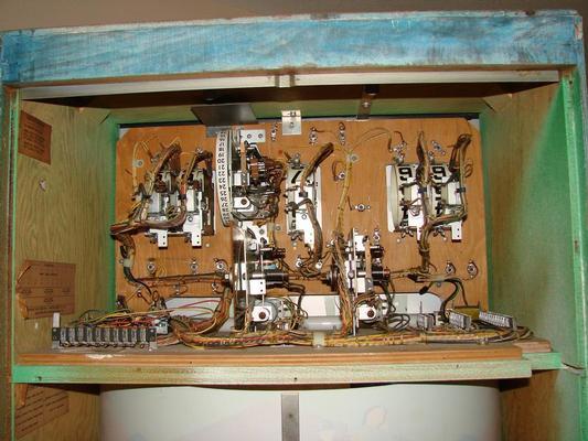 1968 Williams Ball Park Pinball Pitch and Bat Pinball Image