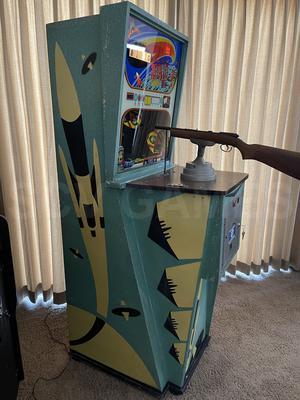 1969 Chicago Coin Apollo Moon Shot Rifle Arcade Machine Image