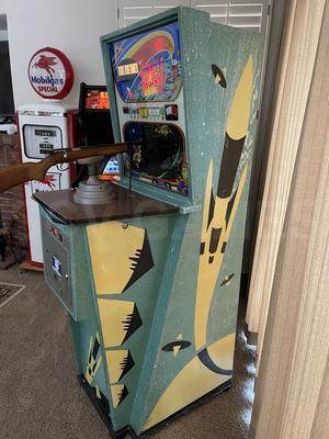 1969 Chicago Coin Apollo Moon Shot Rifle Arcade Machine Image