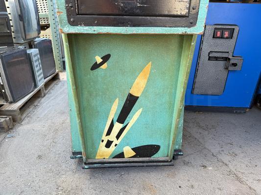 1969 Chicago Coin Apollo Moon Shot Rifle Arcade Machine Image