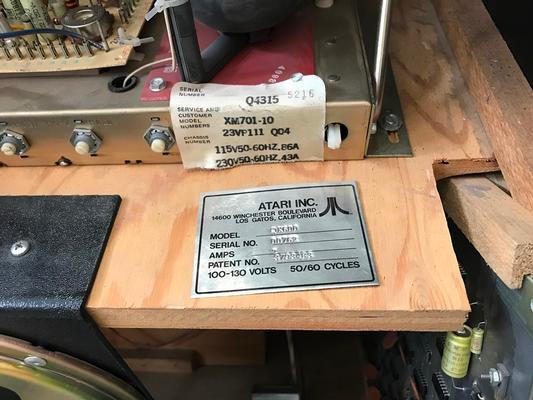 1974 Atari Qwak! Upright Arcade Video Machine Image