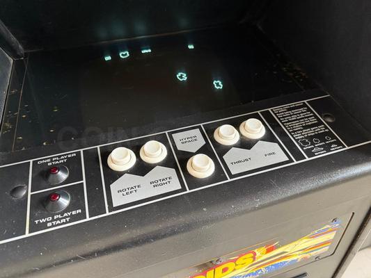 1979 Atari Asteroids Cabaret Arcade Machine Image