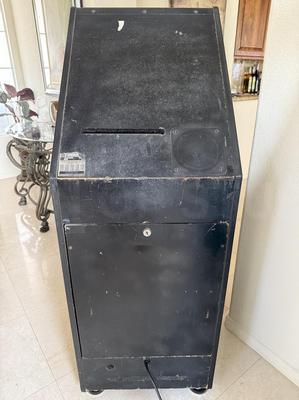 1979 Atari Asteroids Cabaret Arcade Machine Image