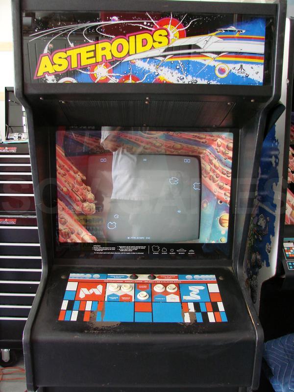 1979 Atari Asteroids Stand Up Arcade Game