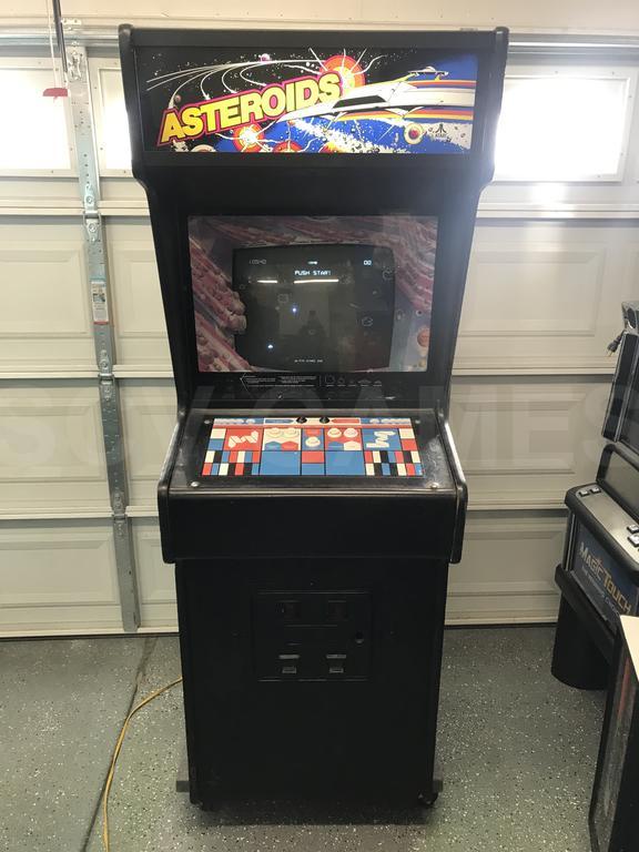 1979 Atari Asteroids Upright Arcade Machine