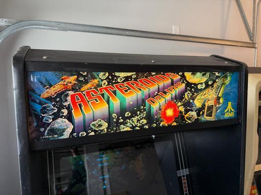 1980 Atari Asteroids Deluxe Upright Arcade Machine Image
