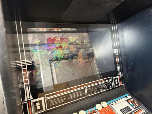 1980 Atari Asteroids Deluxe Upright Arcade Machine Image