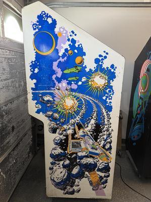 1980 Atari Asteroids Deluxe Upright Arcade Machine Image