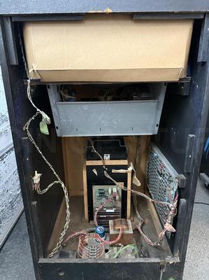 1980 Atari Asteroids Deluxe Upright Arcade Machine Image