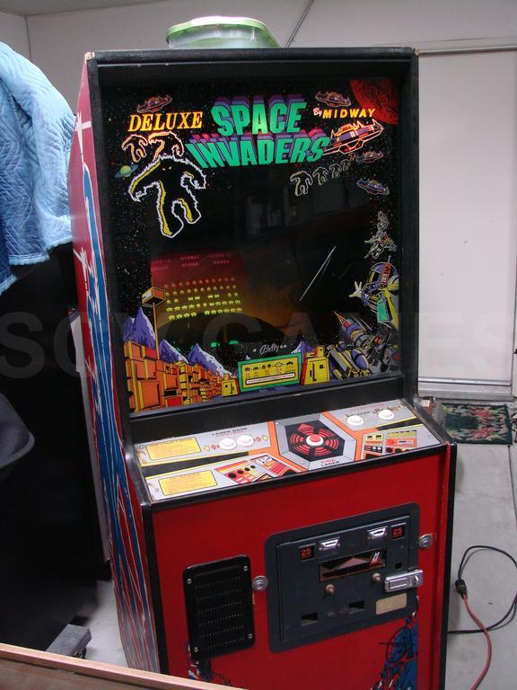 1980 Midway Space Invaders Deluxe Stand Up Arcade Game