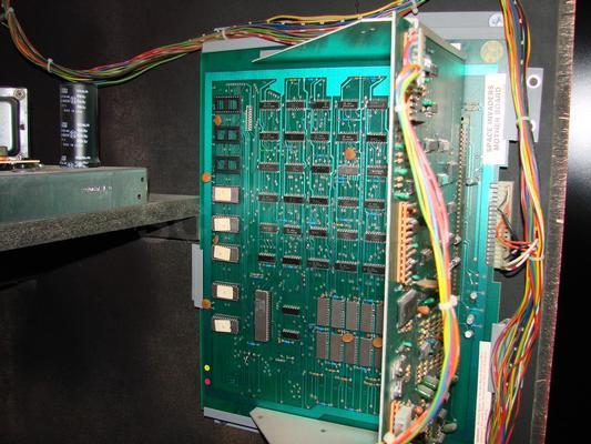 1980 Midway Space Invaders Deluxe Stand Up Arcade Game Image