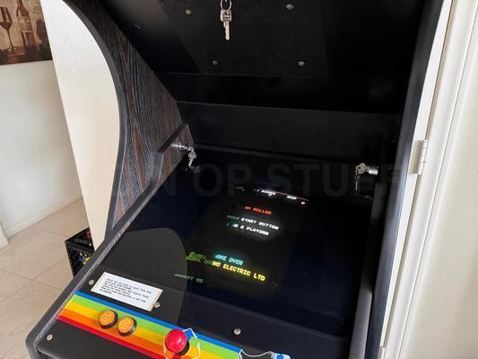 1981 Exidy Crush Roller Cabaret NIB Arcade Machine Image