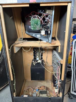 1982 Atari Dig Dug Upright Arcade Machine Image