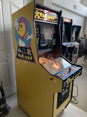 1982 Bally Midway Baby Pac-Man Arcade Machine Image
