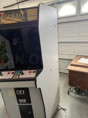 1984 Nintendo VS Dual Baseball Upright Arcade Machine Image
