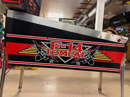 1987 Williams F-14 Tomcat Pinball Machine Image