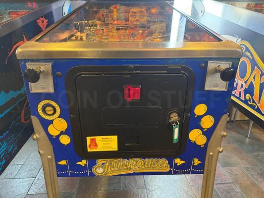 1990 Williams FunHouse Pinball Machine Image