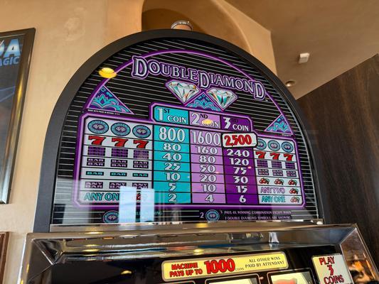 1991 IGT Double Diamond Round Top Slot Machine Image